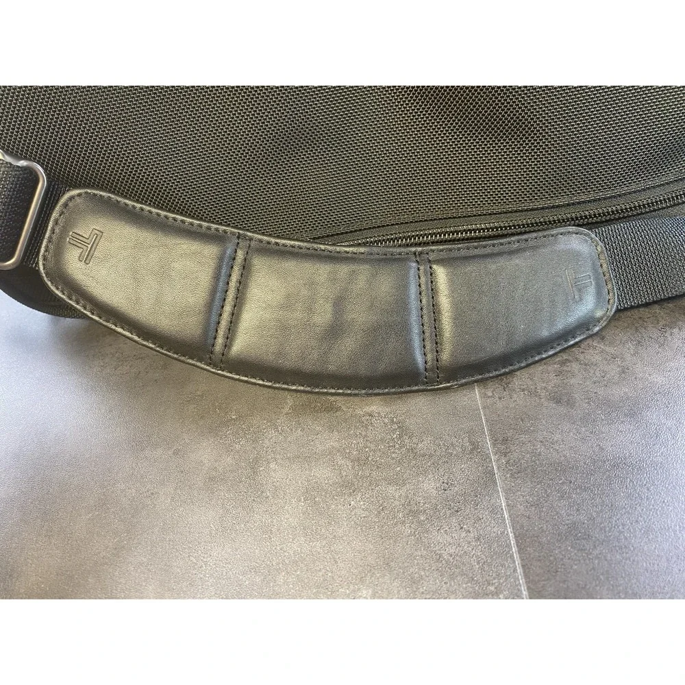 Tumi Ballistic Nylon Briefcase/Carry on with Split Travel Toiletry Kit-22154D4‎